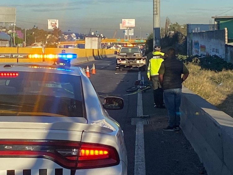 Ciclista muere tras ser atropellado en la autopista México-Puebla