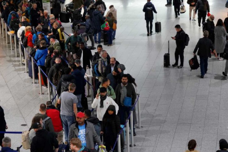 Más de mil vuelos se cancelan en Alemania por huelga en aeropuertos
