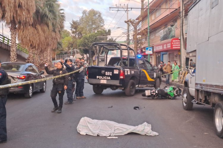 Adulto mayor muere atropellado por motociclista en Coyoacán