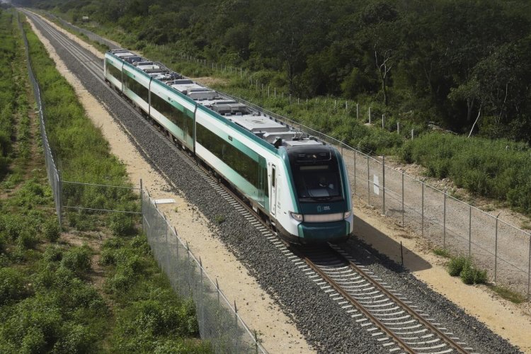 Lucha de ferrocarrileros escala hasta el Tren Maya