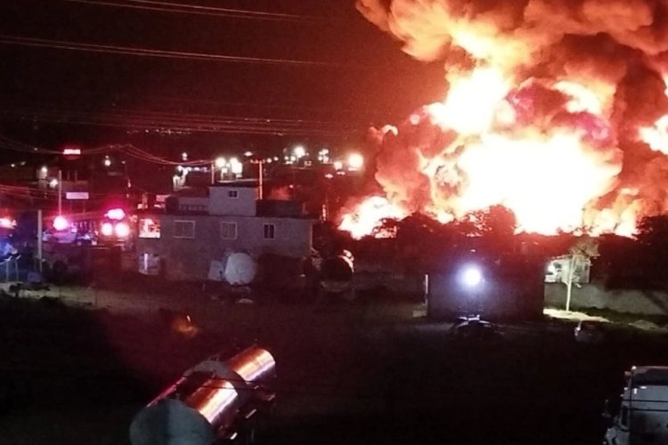 Se incendió corralón de autos confiscados a huachicoleros en Hidalgo