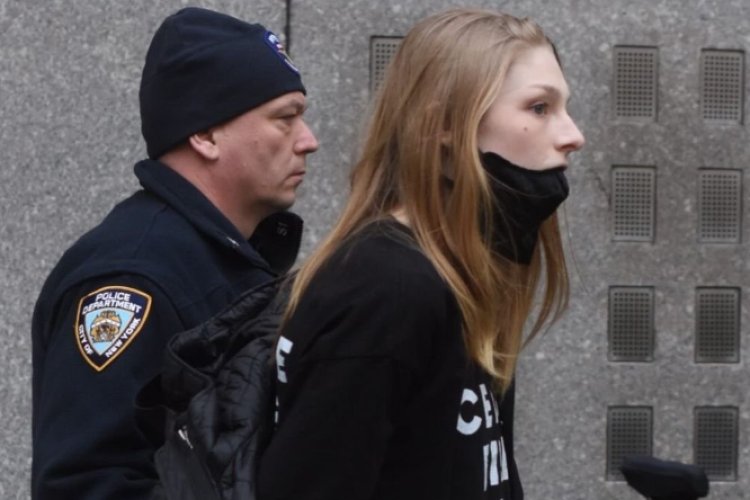 Actriz Hunter Schafer fue detenida en Nueva York durante protesta pro-Palestina