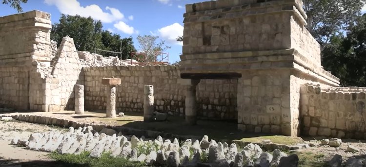 Descubrieron edificio de 12 escudos de guerra en “Chichén viejo” en Yucatán