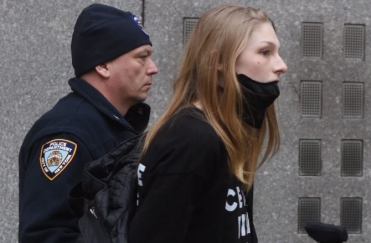 Actriz Hunter Schafer fue detenida en Nueva York durante protesta pro-Palestina