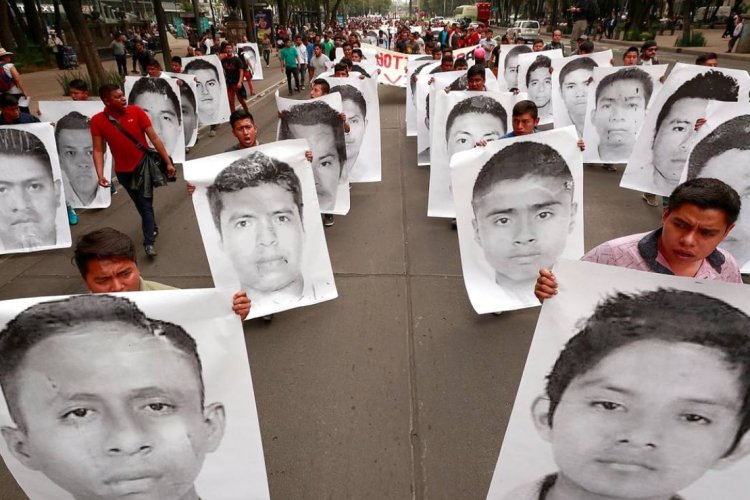 Normalistas organizan mega protesta en Chilpancingo, Gro, para exigir justicia