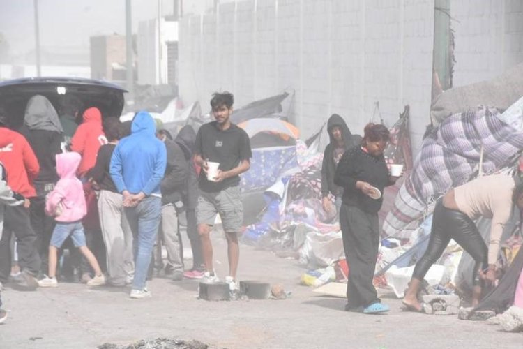 Campamento migrante en la capital de Chihuahua es afectado por los fuertes vientos