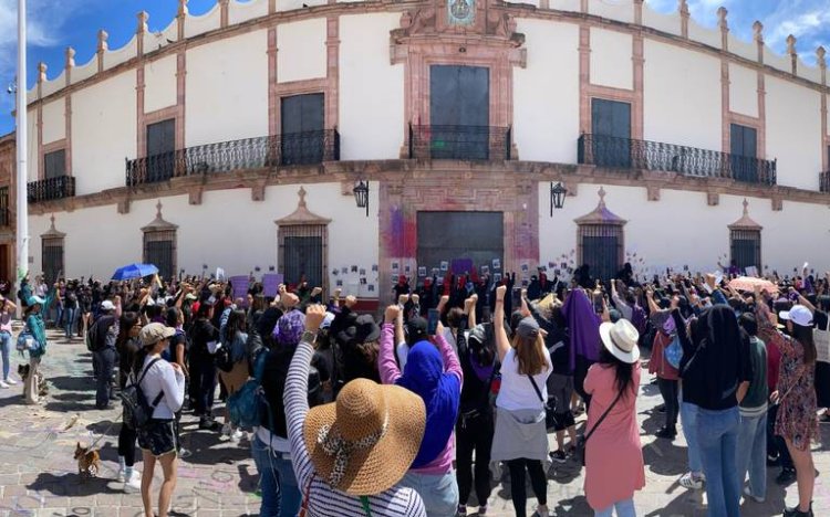 Piden renuncia del gobernador de Zacatecas, tras represión en la marcha del 8M