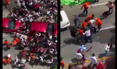 Simpatizantes de Morena y MC se pelan a golpes antes de debate en Jalisco