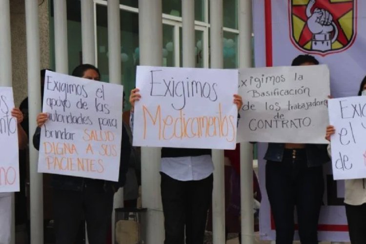 Personal de salud del Edomex protesta ante desabasto de medicamentos e insumos