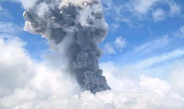 Volcán en Indonesia comenzó actividad eruptiva