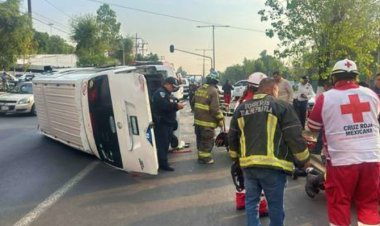 Seis lesionados tras volcadura de unidad de Transporte público en Tlalnepantla