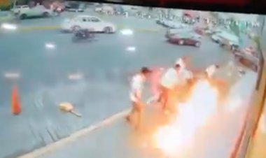 Tragafuegos intenta incendiar a mariachis en Morelia
