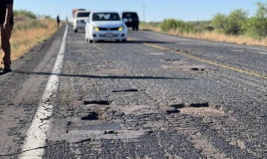 Ante el hartazgo por las malas condiciones de las carreteras, vecinos toman caseta Jiménez-Camargo