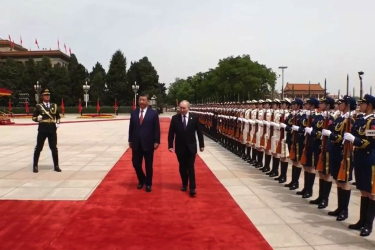 Vladimir Putin llega a China para reunirse con Xi Jinping