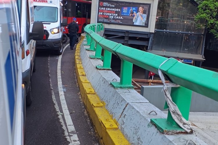 Choque entre unidades del Metrobús deja al menos once heridos