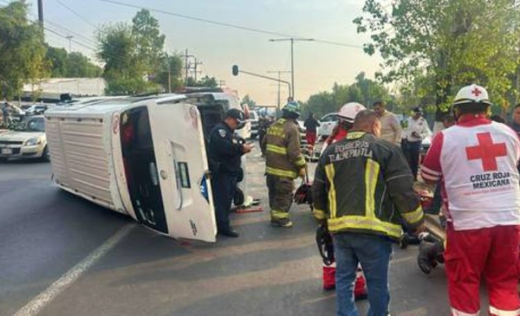 Seis lesionados tras volcadura de unidad de Transporte público en Tlalnepantla