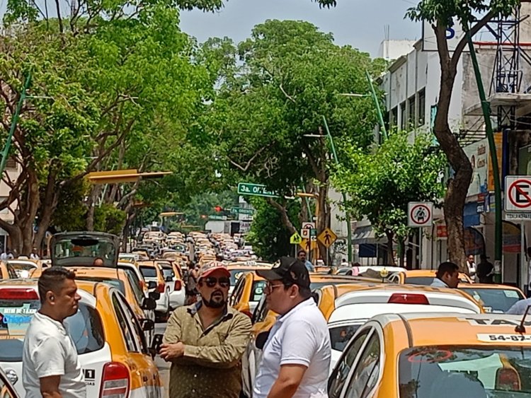 Ante omisión de autoridades taxistas toman de nuevo las calles de Tuxtla Gutiérrez