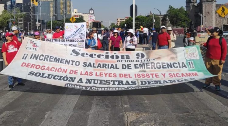 Tras marcha de la CNTE maestros instalarán un plantón frente a Palacio Nacional