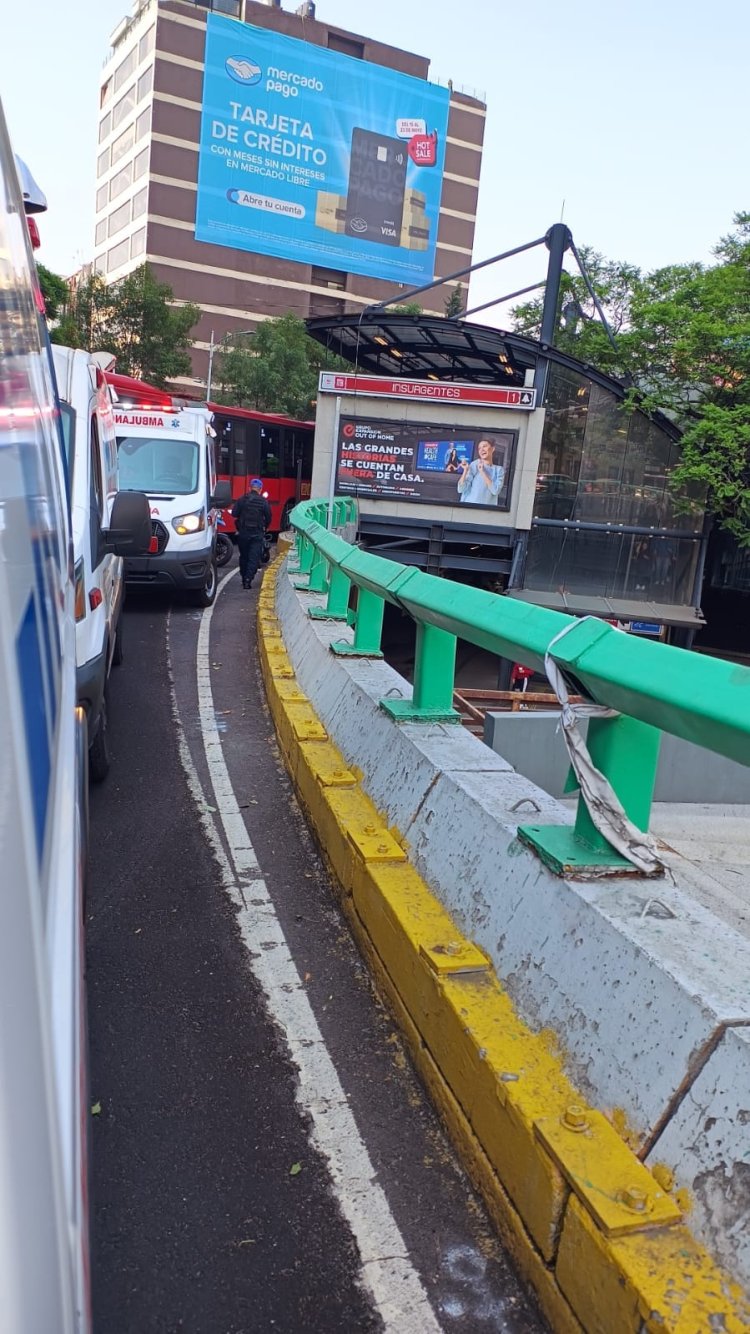 Choque entre unidades del Metrobús deja al menos once heridos