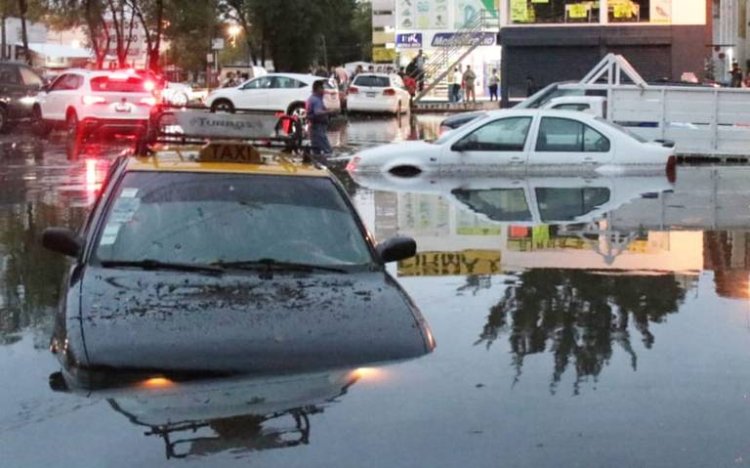 Reportan inundaciones en Puebla capital tras fuertes lluvias del fin de semana