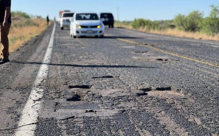 Ante el hartazgo por las malas condiciones de las carreteras, vecinos toman caseta Jiménez-Camargo