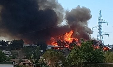 Innumerables daños deja incendio en aserradero de San Miguel Etla, Oaxaca