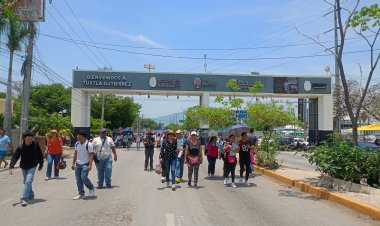 Maestros de la CNTE bloquean accesos a Tuxtla Gutiérrez