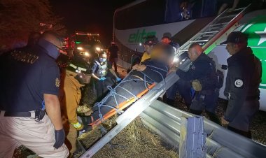 Choque de autobús y tráiler en la Tepic-Guadalajara dejó tres muertos