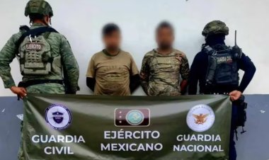 Atrapan a dos colombianos en posesión de un fusil Barret entre otras armas en Michoacán