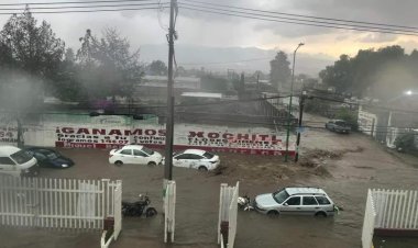 Denuncian falta de apoyo de autoridades ante inundaciones al oriente del Edomex