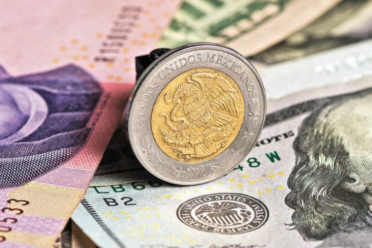 Peso mexicano continúa su depreciación y cae 0,78 por ciento con respecto al dólar