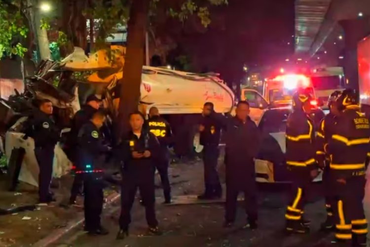 Choque de pipa de agua sobre Viaducto Tlalpan dejó dos muertos