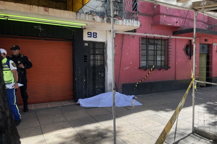 Muere hombre durante balacera afuera del Metro Revolución
