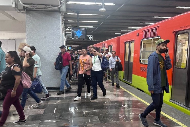 Caos en la Línea 9 por desalojo de trenes en la estación Chabacano