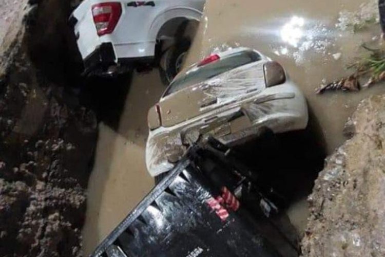 Vehículos arrastrados y casas encharcadas, saldo de fuertes lluvias en Tuxtla Gutiérrez