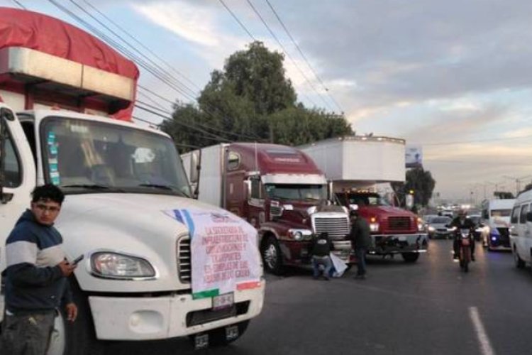 Inicia paro nacional de transportistas; algunos bloqueos fueron cancelados