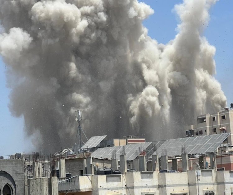 Decenas de víctimas llegan sin parar al Hospital de los Mártires de Al-Aqsa tras ataque israelí
