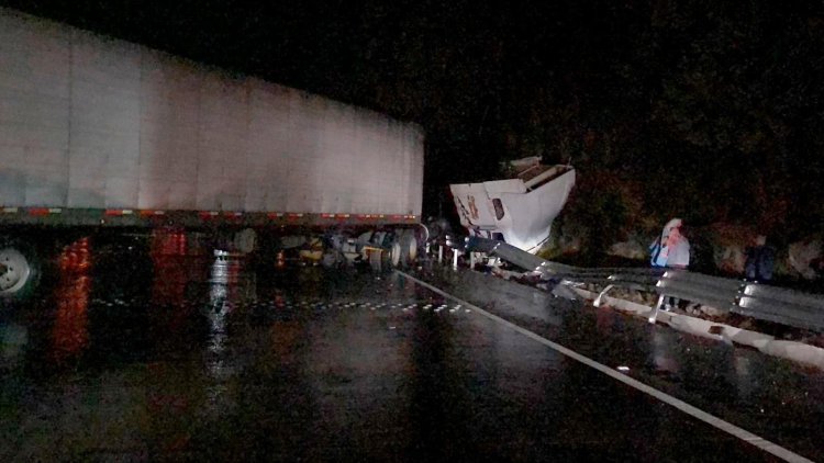 Reportaron accidentes sobre la autopista México-Puebla durante la madrugada del viernes