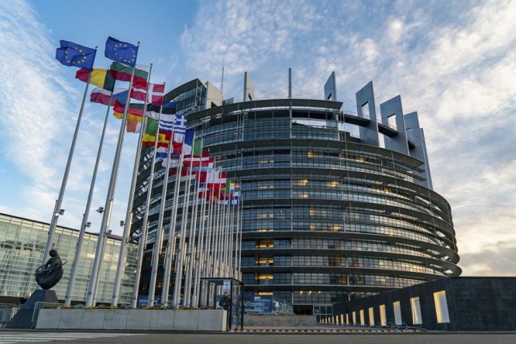 Europa confirma derechización tras últimas elecciones, ¿a qué se debe esto?