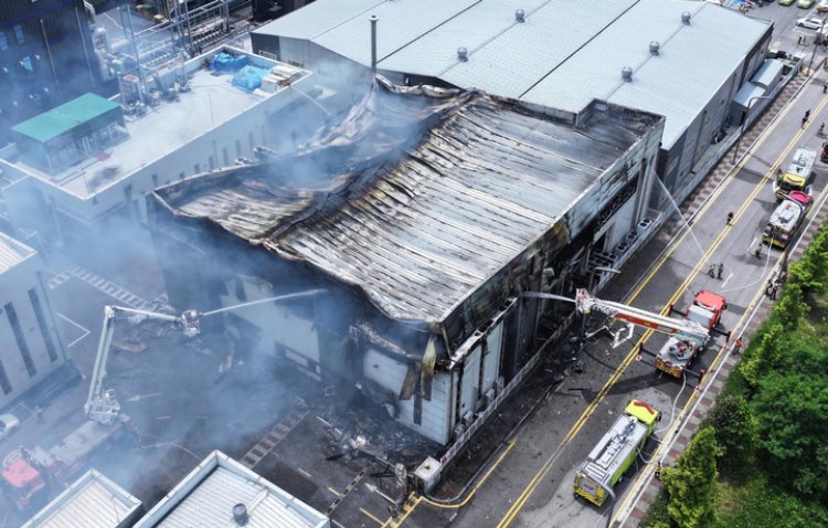 Incendio en fábrica de Corea del Sur deja al menos 22 muertos