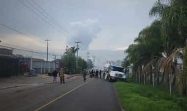 Evacúan a pobladores por fuga de combustible en Zapotlanejo, Jalisco