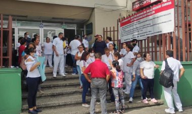 Personal del Hospital Rafael Pascacio Gamboa en Chiapas protestan por falta de medicamentos