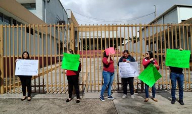 Por cierre de estancia infantil se manifiestan padres de familia contra ISSSTE