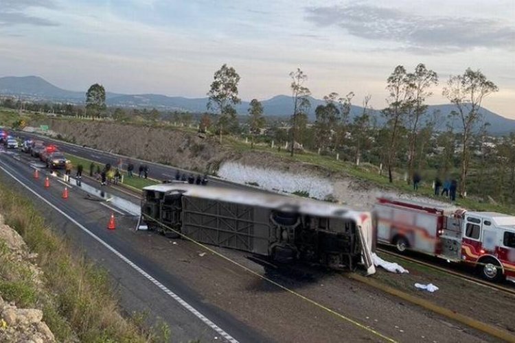 Muere un pasajero durante accidente de autobús en la carretera Texcoco- Calpulalpan