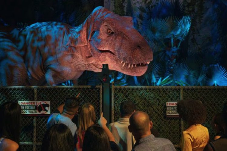 Roban dinosaurio de exposición de Jurassic World al sur de la CDMX