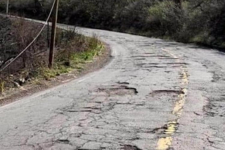 Se encuentran en estado trágico carreteras federales de Jalisco