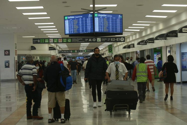 México trasladó a 59.6 millones de pasajeros en avión durante primera mitad de 2024