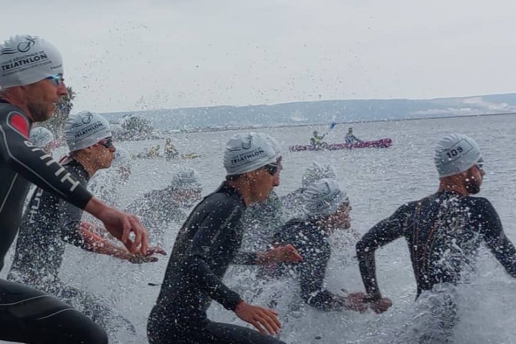 Cancelan prácticas de Triatlón en París 2024 por mala calidad del agua en el Río Sena