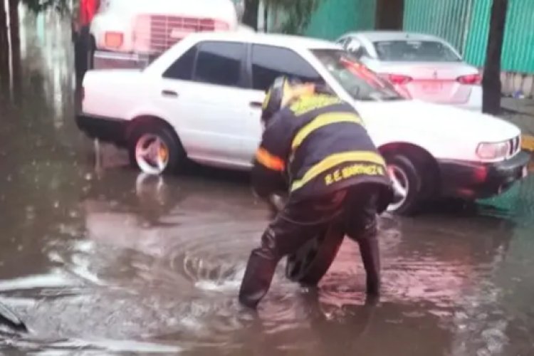 Fuertes lluvias provocan interrupciones en la Línea A del Metro