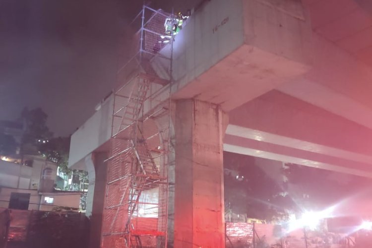 Trabajadores resultan lesionados al caer de estructura en obras del Tren Interurbano México-Toluca